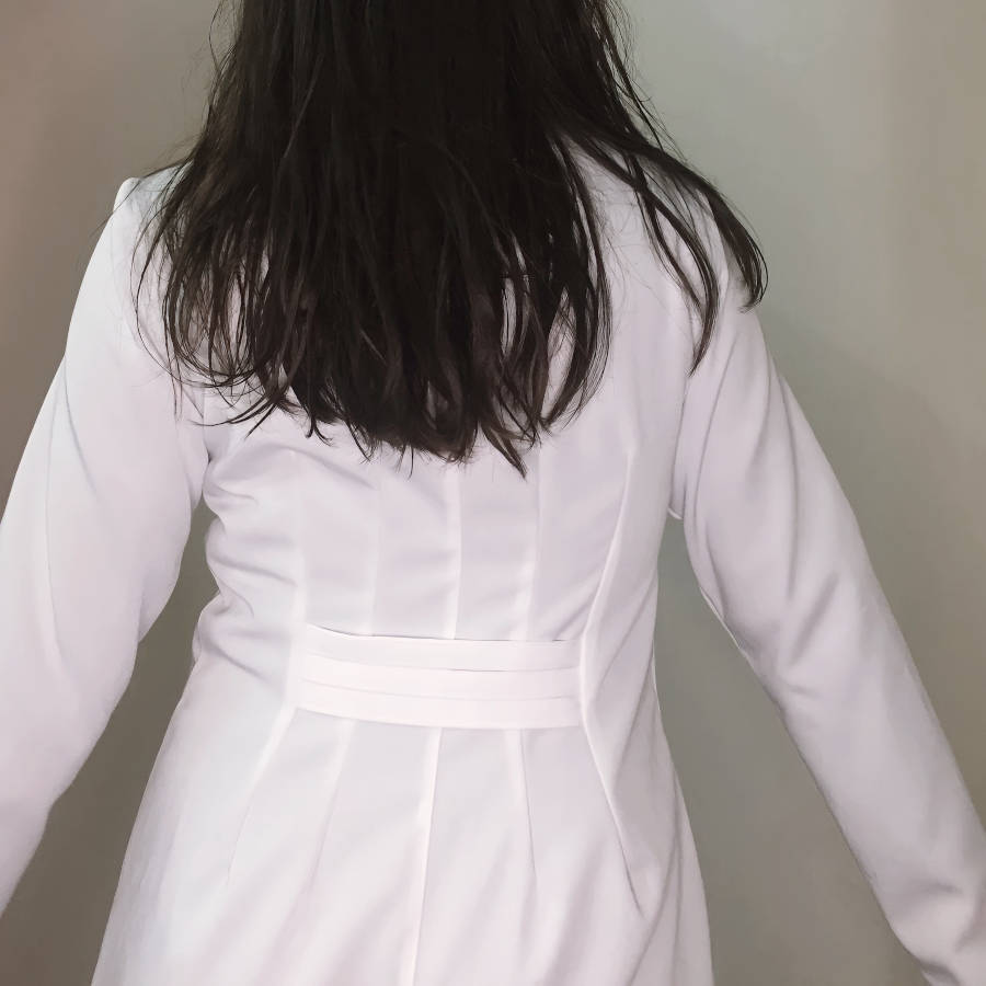 Jaleco Feminino Branco Acinturado Gabardine Premium Bi Stretch - Imagem 4